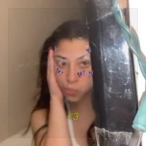 Meet your Posher, Emili